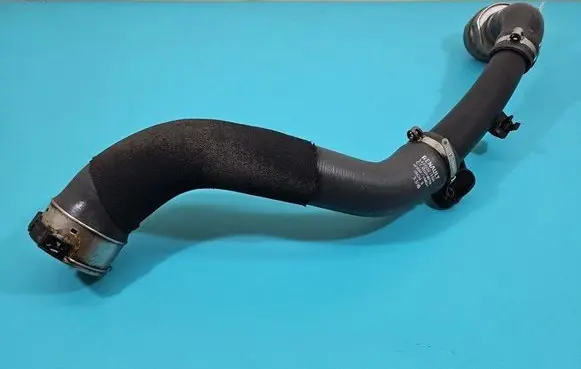 Intercooler hose/pipe