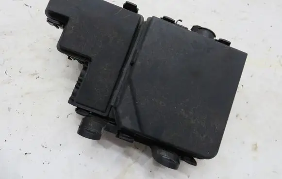 Renault Kadjar Fuse box cover