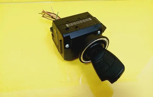 Mercedes-Benz CLK A209 C209 Ignition lock 2095451308