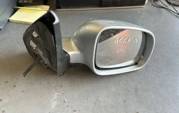 Volkswagen Golf IV Front door electric wing mirror LLR36946