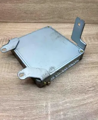 Mitsubishi Galant Engine control unit/module ECU MD333002 1758000512