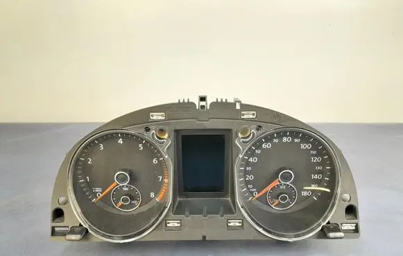 Volkswagen PASSAT CC Speedometer (instrument cluster) 3C8920970F