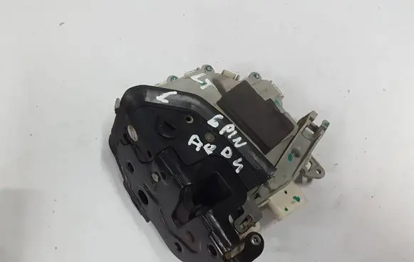 Audi A8 S8 D4 4H Rear door lock 8K0839015C