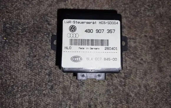 Audi TT Mk1 Xenon control unit/module 4B0907357 260401 5LA00784500