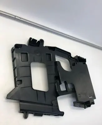 Audi A5 Other engine bay part 8b3907717