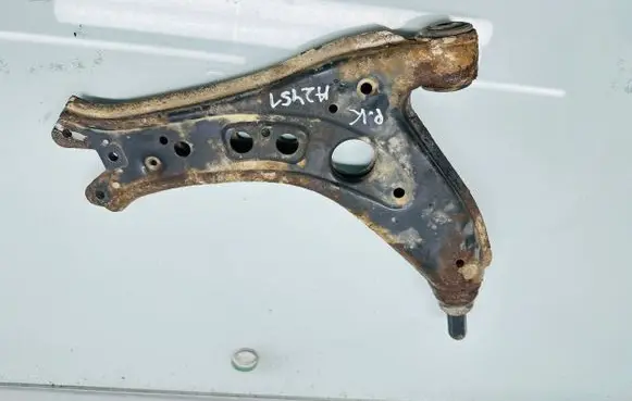 Volkswagen Cross Polo Front lower control arm/wishbone