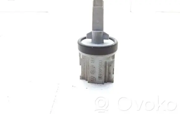 Volkswagen Touran I Oil temperature sensor 1K0907543A