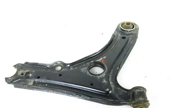 Volkswagen Golf III Front control arm 117L09 103031