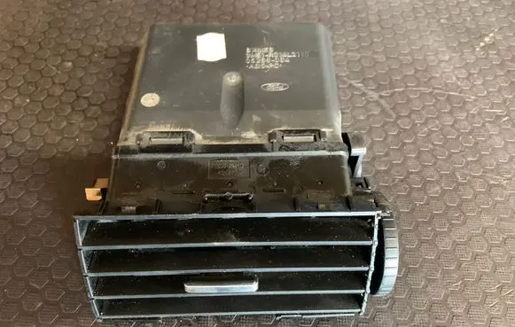 Ford Focus C-MAX Dash center air vent grill 3M51R014L21B 05258004