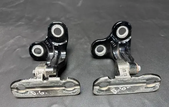 Land Rover Discovery 5 Front door upper hinge CPLA228A84AD CPLA228A66AC 1317