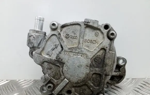 Volkswagen PASSAT B6 Vacuum pump 03L145100G
