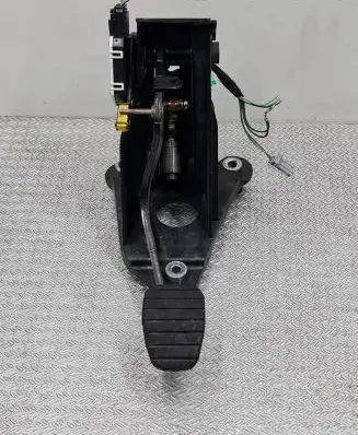 Renault Laguna III Clutch pedal 09255210