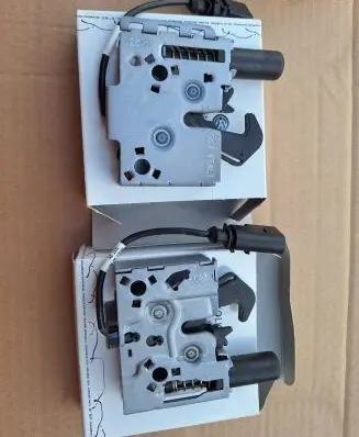 Engine bonnet/hood lock/catch