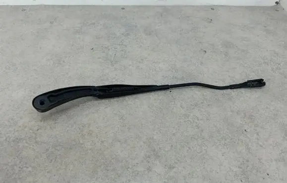 Front wiper blade arm