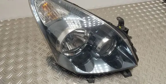 Toyota Corolla Verso AR10 Headlight/headlamp
