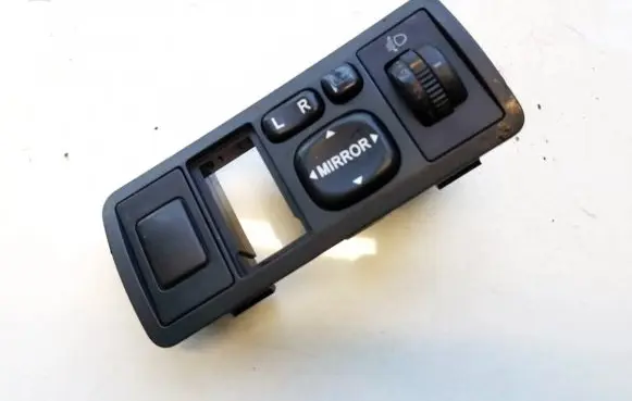 Toyota Avensis T250 Wing mirror switch 183575 777667