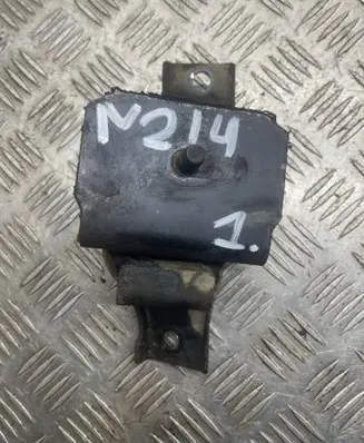 Engine mount bracket