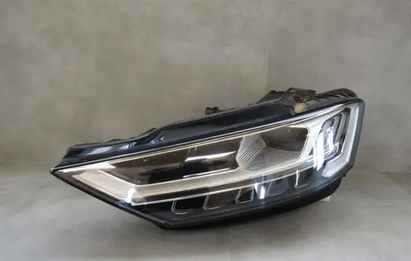 Audi A8 S8 D5 Headlight/headlamp 4N0941035