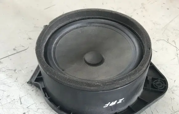 Opel Zafira C Front door speaker