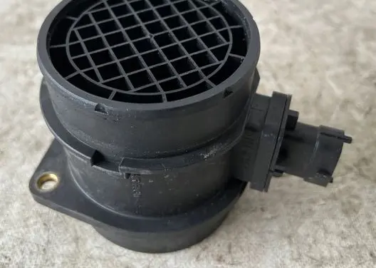 Lancia Thema Mass air flow meter 68069532AA