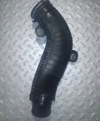 Volkswagen Jetta VI Intercooler pipe mounting bracket 1K0145840R