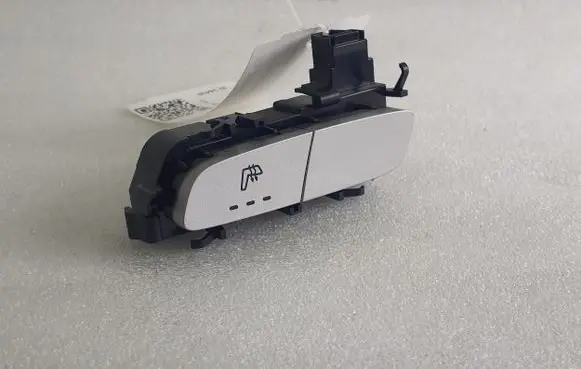 Mercedes-Benz GLC C253 Seat heating switch A2139057502 14763215