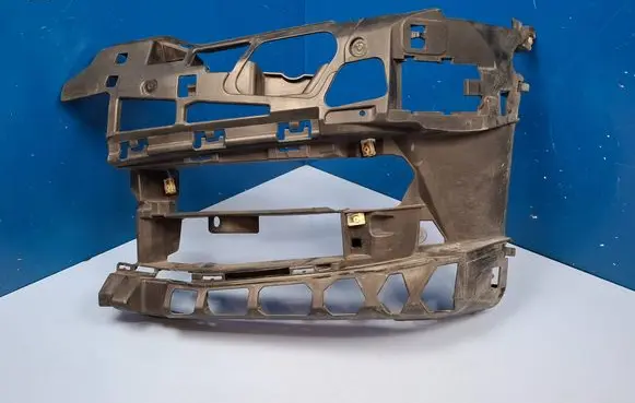 BMW 5 G30 G31 G38 Front bumper mounting bracket 51117385345