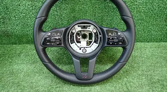 Mercedes-Benz GLA H247 Steering wheel