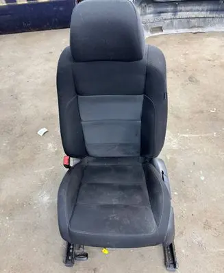 Volkswagen Golf VI Front driver seat 