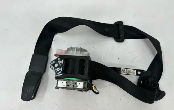Volkswagen Touareg II Front seatbelt 7P0857706