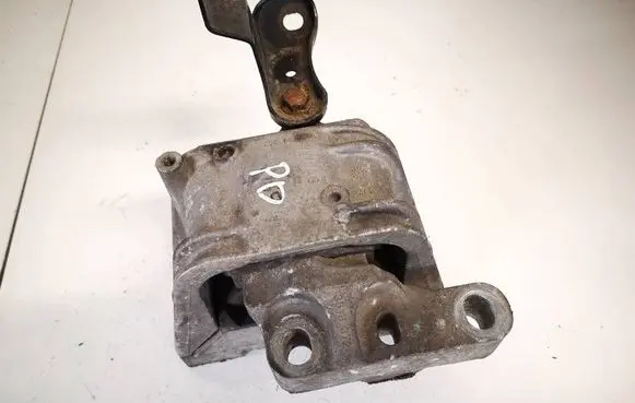 Engine mount bracket