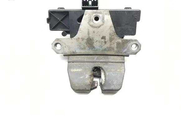 Loading door lock