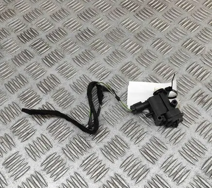 BMW X3 F25 Fuel tank cap lock 7193172