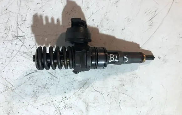 Volkswagen Golf Plus Fuel injector 038130073bn