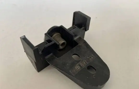 Audi A6 S6 C7 4G Front bumper mounting bracket 4G0807333