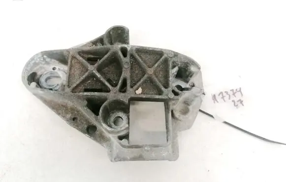 Renault Scenic I Engine mounting bracket 