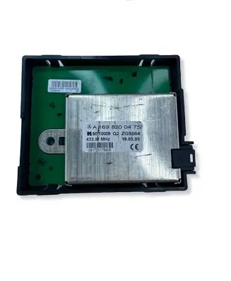 Mercedes-Benz A W169 Aerial antenna amplifier A1698200475 50110009 ZGS004