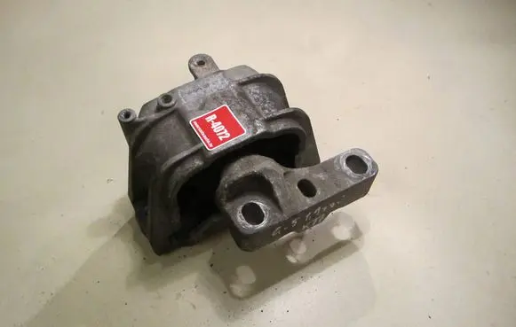 Volkswagen Golf V Engine mount bracket 1K0199262AS