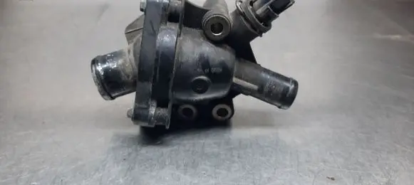 Volvo V70 Thermostat housing 30650810
