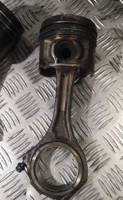 Piston with connecting rod