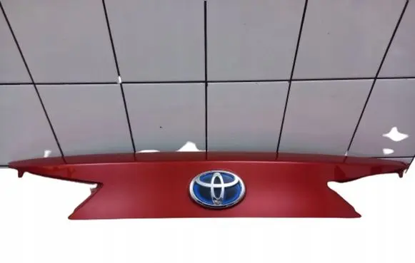Toyota Auris E180 Tailgate trim 7681102830