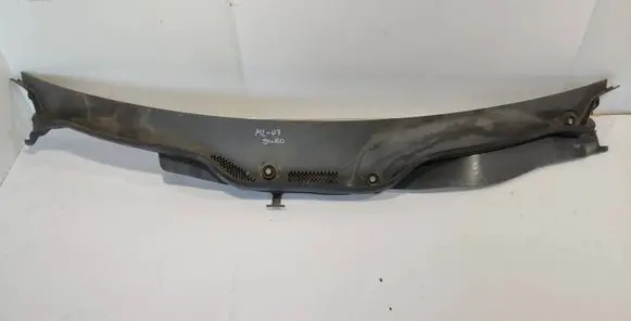 Mercedes-Benz ML W164 Wiper trim 1648300228