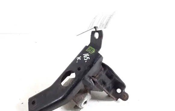 Toyota Yaris Engine mount bracket 12372-40010
