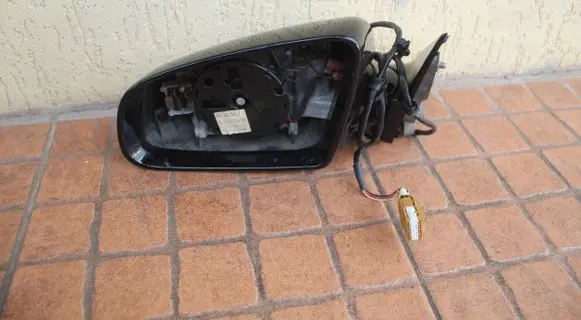 Audi A4 S4 B6 8E 8H Front door electric wing mirror 