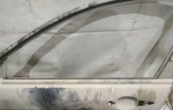 Honda Accord Front door glass trim molding 