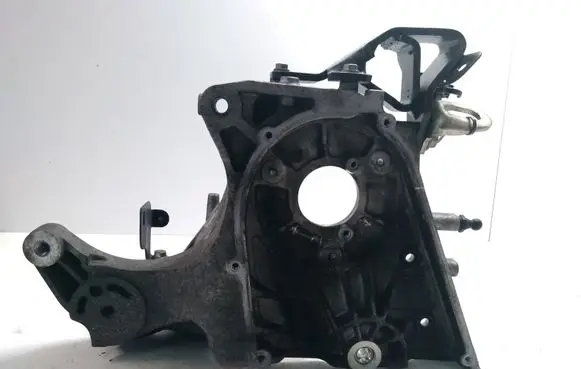Opel Insignia A Fuel pump bracket 55574721
