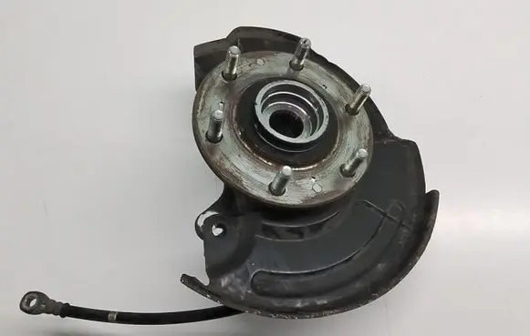 Mitsubishi L200 Front wheel hub MR992377