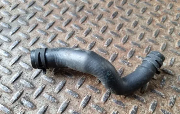 Volkswagen Tiguan Engine coolant pipe/hose 5N0121086J