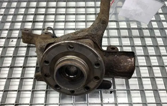 Opel Zafira B Front wheel hub spindle knuckle 