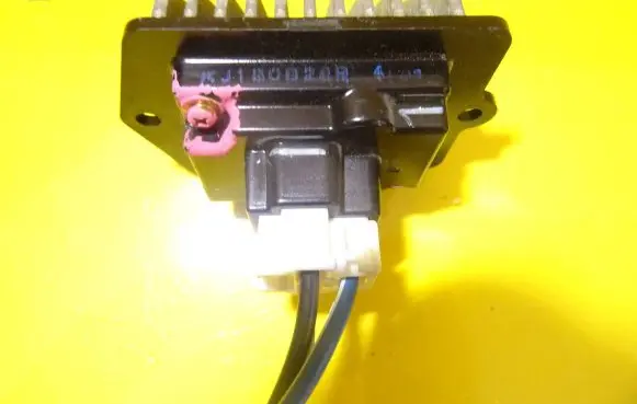 Mazda Premacy Heater blower motor/fan resistor KJ180B26R